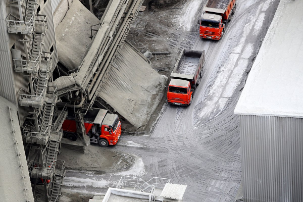 Цементную отрасль накрыл затяжной кризис. Как это перевернет рынок недвижимости по всей России?