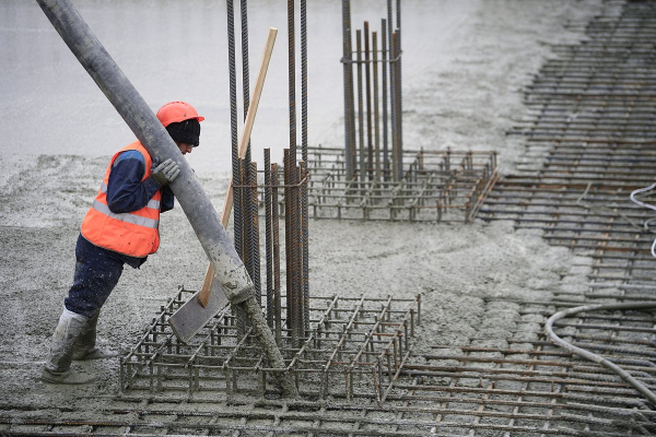 Цементную отрасль накрыл затяжной кризис. Как это перевернет рынок недвижимости по всей России?