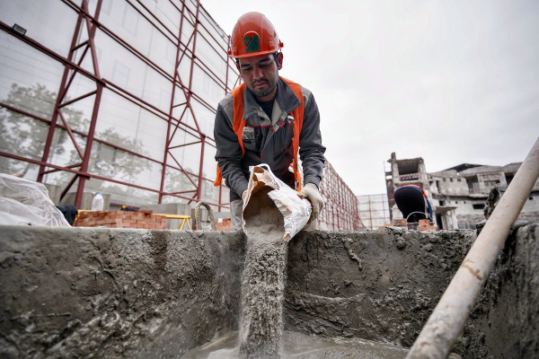 Цементную отрасль накрыл затяжной кризис. Как это перевернет рынок недвижимости по всей России?