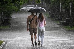 Части россиян пообещали жару и дожди