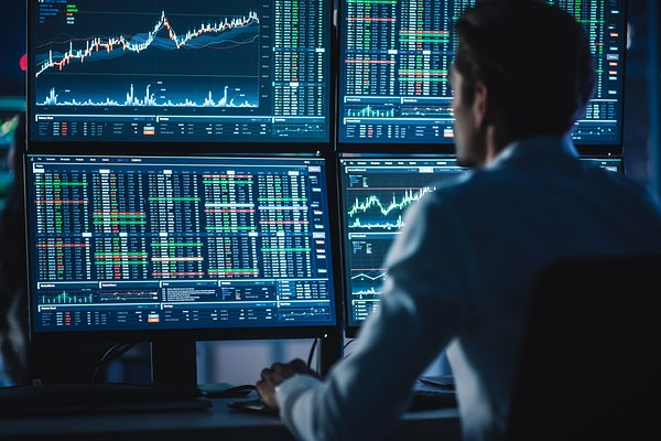 Империя за полцены. Как владелец финтех-проекта Tiger Trade Виктор Мангазеев строил бизнес на чужих деньгах