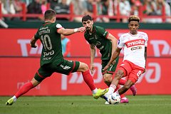 &laquo;Локомотив&raquo; благодаря хет-трику Батракова победил &laquo;Спартак&raquo; в дерби