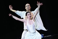 Медведева рассказала о возникновении чувств к танцору Гайнутдинову