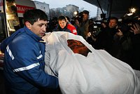 На российском курорте оборвалась канатная дорога, пострадали 12 человек, в том числе дети. Кресла полетели вниз вместе с людьми