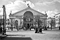 На российском курорте оборвалась канатная дорога, пострадали 12 человек, в том числе дети. Кресла полетели вниз вместе с людьми