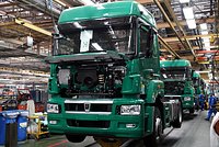 Продажи машин в России обвалились