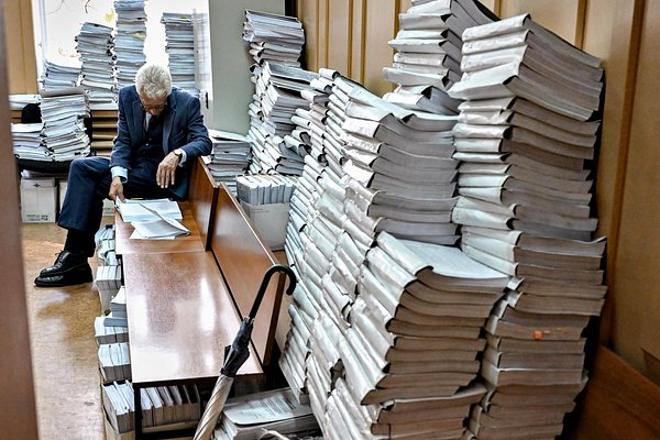 Россиянам станет сложнее судиться. Почему услуги адвокатов в стране подорожают в разы?