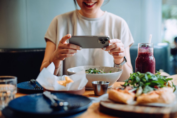 Россиянам запретят размещать рекламу товаров и услуг в Instagram. Как это перевернет жизнь малого бизнеса?