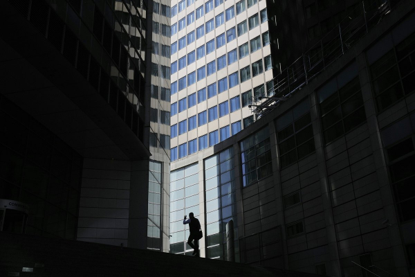 Сотрудники по всему миру имитируют бурную деятельность. Как компании теряют из-за них миллионы долларов?