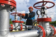 Аналитик описал последствия снижения ЕС потолка цен на российскую нефть