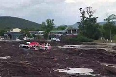 Автобус с 25 пассажирами упал с моста в российском регионе