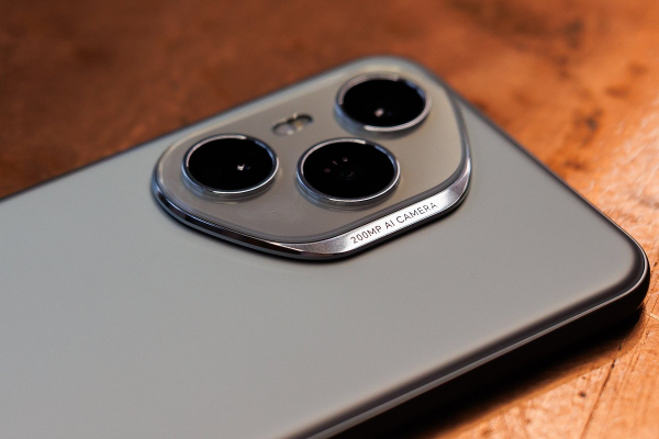 Без подзарядки, задержек и размытых кадров. Как HONOR 400 Pro задает новые стандарты смартфона для активной жизни