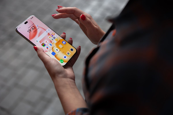 Без подзарядки, задержек и размытых кадров. Как HONOR 400 Pro задает новые стандарты смартфона для активной жизни