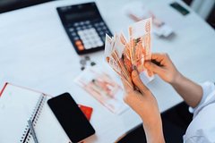 Бизнес в России задолжал более 350 миллиардов рублей