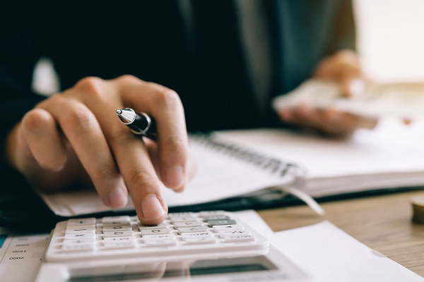 Число россиян с зарплатой от миллиона рублей в месяц выросло почти вдвое. Где они работают?