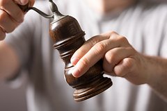 Дачников призвали рассыпать по участку острый перец