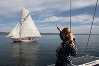Девочке пришили оторванную акулой руку