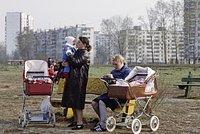 Девушка принесла мешок поношенных трусов на работу и разрыдалась