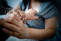 Девушка узнала страшную семейную тайну о преследовавшей ее школьной обидчице