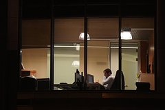 Долю уставших от работы россиян оценили
