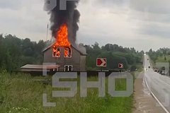 Дом под Москвой вспыхнул от удара молнии