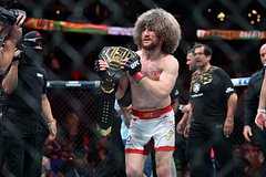 Двалишвили во второй раз защитил чемпионский титул UFC