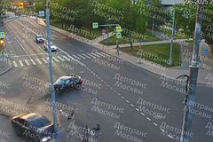 Две люксовых иномарки столкнулись в Москве