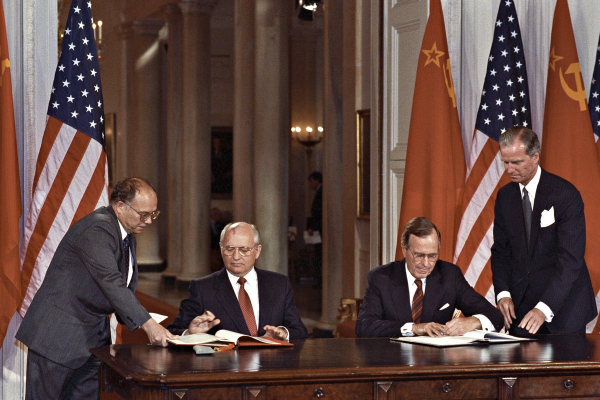 Историк раскрыл планы США по применению ядерного оружия. Что об этом известно?