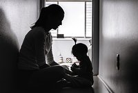 &laquo;Из тебя достойная жена не выйдет&raquo;. В России скандально известного многоженца обвинили в растлении: дочь должна была &laquo;все уметь&raquo;