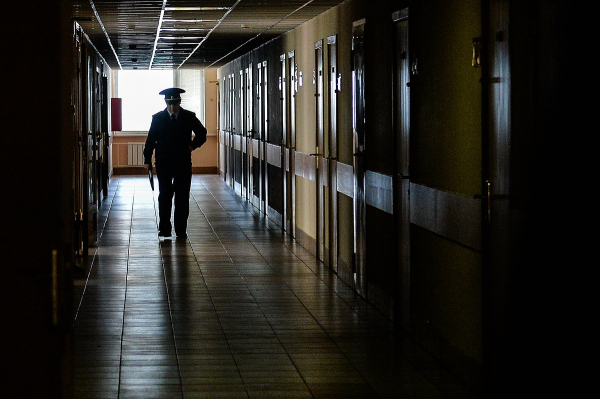 &laquo;Из тебя достойная жена не выйдет&raquo;. В России скандально известного многоженца обвинили в растлении: дочь должна была &laquo;все уметь&raquo;