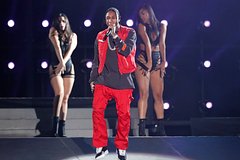 Известный американский рэпер приехал в Москву и сразу пошел в клуб