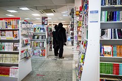Книжные магазины в России обвинили маркетплейсы в падении продаж