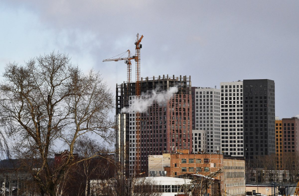 Крупные города России попали в зону риска из-за нераспроданного жилья. Что это значит?