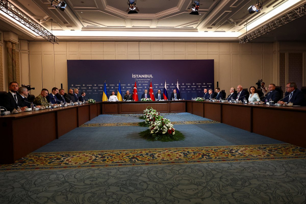 Медведев жестко ответил на призыв США к переговорам с Украиной. Что он сказал и почему это разозлило американский Конгресс?