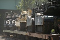 Мерца призвали наладить контакт с Путиным