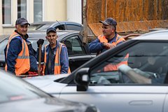 Мигрантов в России решили обложить новыми пошлинами