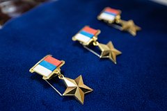 Министр обороны наградил отличившихся участников СВО