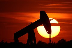 Мировые цены на нефть начали снижаться