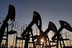 Мировые цены на нефть упали до минимума с 11 июня