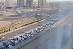 Многокилометровые пробки образовались на выезде из Тегерана