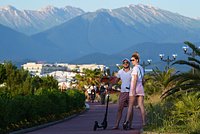 Мощные ливни обрушились на юг России. Смерч разнес пляж, а населенные пункты уходят под воду