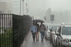 Москвичам назвали время прихода первой летней грозы