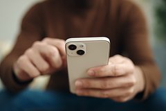 Мужчина получил сообщение от бывшей любовницы на 14 лет старше него и оказался в тупике