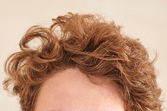 Мужчина пошутил про прическу отца и узнал семейную тайну