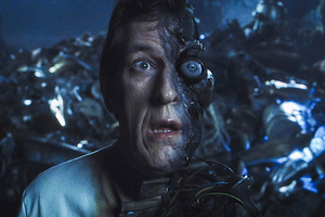 Мужчина проник в заброшенный дом и нашел там секс-игрушки и резиновую куклу