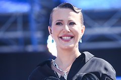 На одном из домов Петербурга появилась памятная табличка в честь Ксении Собчак