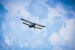 На Украине погоню кукурузника за российским дроном сняли на видео