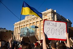 На Западе оценили действия Зеленского фразой &laquo;пал с демократического пьедестала&raquo;