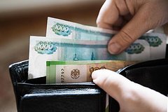 Названа доля не носящих с собой наличные россиян