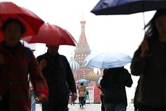 Названа причина холодного начала лета в России